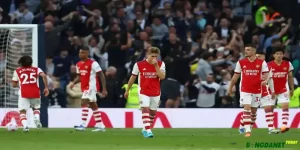 Arsenal quá non nớt trong giai đoạn nước rút