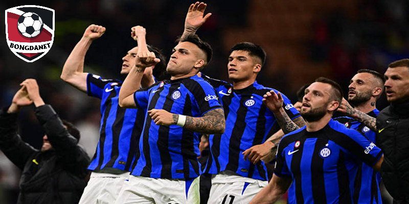 Inter Milan dễ dàng hạ gục Milan tại trận bán kết C1 lượt đi