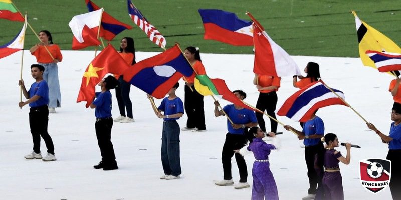 Hình ảnh treo cờ Indonesia và Việt Nam ngược của nước chủ nhà