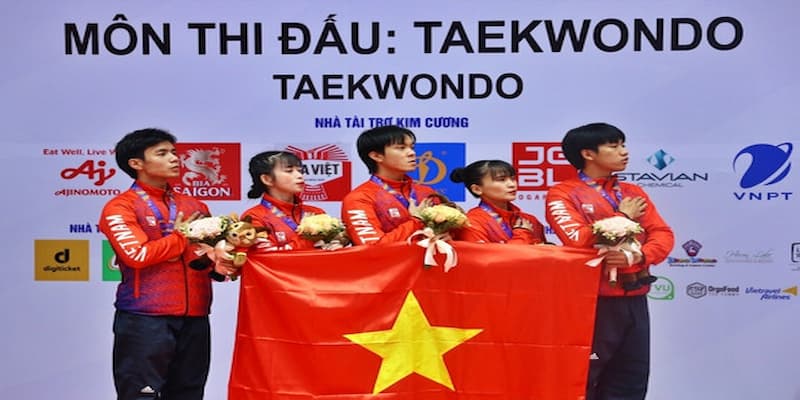 Đội tuyển Việt Nam thích nghi với môi trường thi đấu