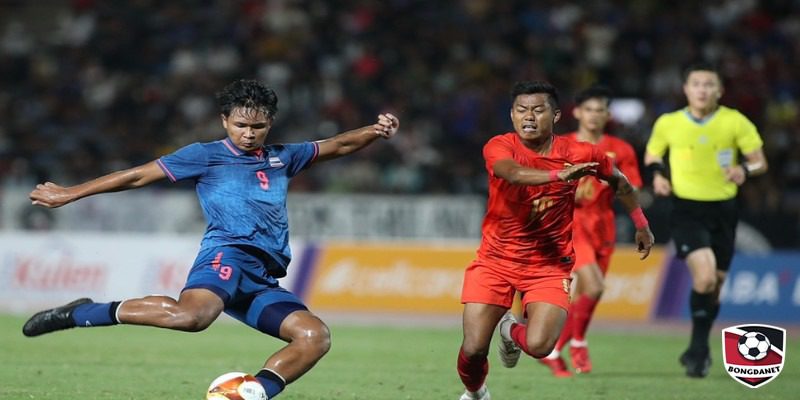 Thái Lan tạm dẫn trước 1-0 Myanmar ở hiệp 1 bán kết Seagame 32